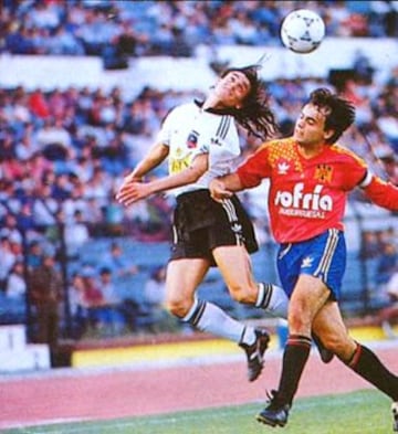 En 1994, con Uni&oacute;n Espa&ntilde;ola, Sierra alcanza los cuartos de final de Copa Libertadores.