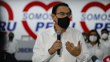 El expresidente de Perú Martín Vizcarra en un acto político de cara a su candidatura al Parlamento.