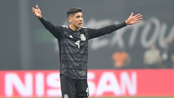 Edson Álvarez durante el partido entre México y Venezuela.
