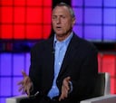 Cruyff estaría "encantado" si Florentino Pérez devuelve al Madrid "arriba"