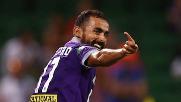 Diego Castro, futbolista espa&ntilde;ol del Perth Glory, celebra uno de sus goles en Australia. 