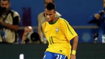 Neymar lidera a Brasil.