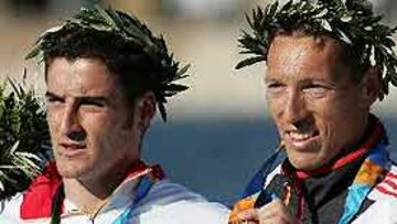 <b>DOBLETE</b>. El pontevedrés se ha convertido en el tercer español en ganar dos medallas en Atenas, junto a Sergio Escobar en ciclismo en pista y a Beatriz Ferrer-Salat en doma