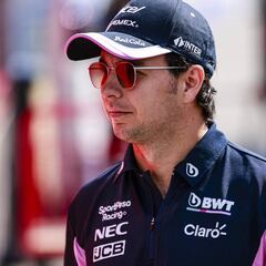 Checo Pérez sale a remontar