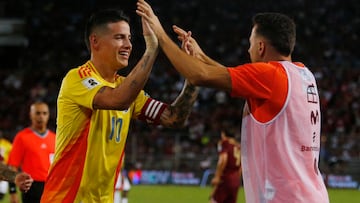 Soccer Football - World Cup - CONMEBOL Qualifiers - Venezuela v Colombia - Estadio Monumental de Maturin, Maturin, Venezuela - September 9, 2025 Colombia's James Rodriguez celebrates with teammate after Luis Suarez scores their third goal REUTERS/Leonardo Fernandez Viloria
