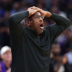 Mike Brown, de los Sacramento Kings, es el Coach del Año en la NBA