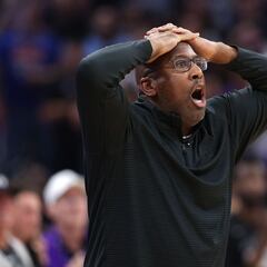 Mike Brown es el primer Entrenador del Año que gana unánimemente