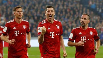 Lewandowski celebra el segundo gol ante el Schalke