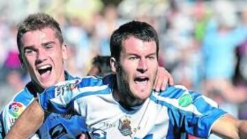 <b>EUFORIA. </b>Griezmann y Agirretxe celebran un gol de la Real.