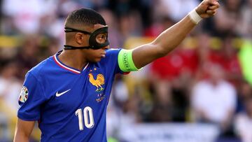 Dortmund (Germany), 25/06/2024.- Kylian Mbappe of France gestures during the UEFA EURO 2024 group D soccer match between France and Poland, in Dortmund, Germany, 25 June 2024. (Francia, Alemania, Polonia) EFE/EPA/FRIEDEMANN VOGEL
