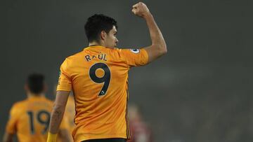 Wolves cataloga a Raúl Jiménez como su delantero 'leyenda'