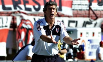 El actual entrenador del West Ham United dirigió a River en 2002 y 2003 logrando el Campeonato de Clausura en su último año en el club.