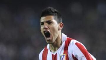 <b>EUFORIA. </b>Agüero celebra el gol que marcó al Villarreal el sábado pasado en el Calderón.