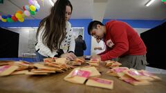 Encuesta Criteria: esto pasa con el apoyo ciudadano al voto migrante en Chile