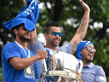 Los jugadores del Cruzeiro celebraron con su afición la Copa de Brasil que ganaron al Corinthians