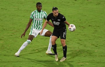 Nacional clasificó a la fase de grupos de la Copa Libertadores tras vencer a Libertad y estará en el grupo de  Nacional de Uruguay, Universidad Católica de Chile y Argentinos Juniors de Argentina