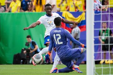 La Selección venció con autoridad a el equipo estadounidense en el primer amistoso previo a la Copa América. Jhon Arias, Rafael Santos Borré, Richard Ríos, Jorge Carrascal y Luis Sinisterra marcaron en la goleada, mientras que Timothy Weah anotó para los locales.