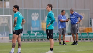 Riquelme, con Chimy Ávila.