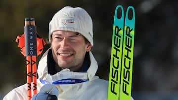 ANTERSELVA (Italy), 20/02/2026.- Silver medalist Sturla Holm Laegreid of Norway poses on the podium during the medal ceremony for the Men 15km Mass Start of the Biathlon competitions at the Milano Cortina 2026 Winter Olympic Games, in Anterselva, Italy, 20 February 2026. (Italia, Noruega) EFE/EPA/PIERRE TEYSSOT