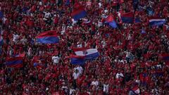 Hinchas en Medellín, promueven clásico en paz