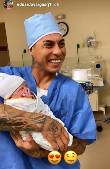 Eduardo Vargas fue padre por tercera vez: nació Isabella