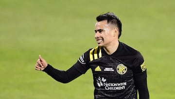 El mediocampista argentino fue condecorado como el MVP de la MLS Cup, por lo que al terminar el partido su DT y compa&ntilde;eros lo llenaron de elogios.