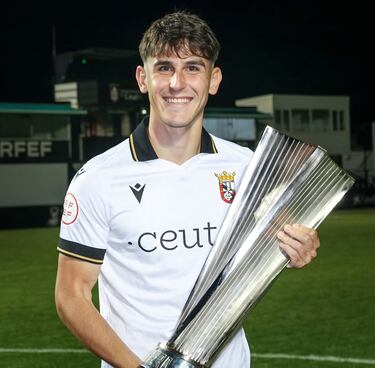 Víctor Corral, el héroe del ascenso, pone rumbo a Mérida