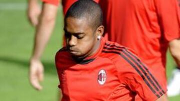 Robinho: "Me gustaría marcar en el Bernabéu, pero lo importante en ganar"