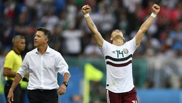Mexico&#039;s Javier Hernandez celebrates beside Mexico head coach Juan Carlos Osorio, left, at the end of the group F match between Mexico and South Korea at the 2018 soccer World Cup in the Rostov Arena in Rostov-on-Don, Russia, Saturday, June 23, 2018. (AP Photo/Martin Meissner)