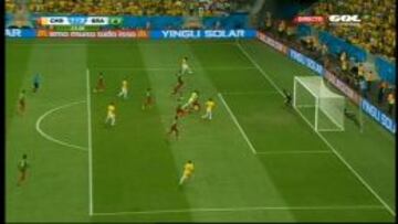 Camerún pidió fuera de juego en el gol de Fred en el minuto 48