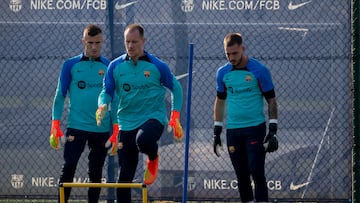 Ter Stegen, con Iñaki Peña y Arnau Tenas.