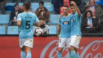 Iago Aspas y Gabri Veiga celebran el gol del moañés ante la Real Sociedad.