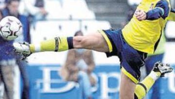 <b>OBRA DE ARTE. </b>Este gol de Torres ante el Betis fue una genialidad. Lo marcó el 2 de noviembre de 2003.