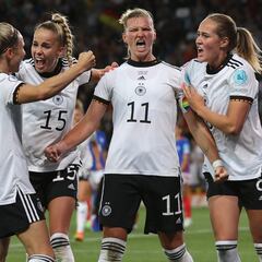 Popp reclama su corona