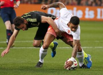 Dani Carvajal y Memphis Depay.