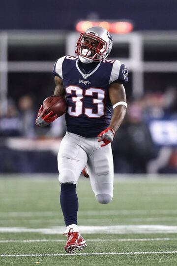 Dion Lewis, se convirtió en el protagonista absoluto del encuentro en la primera mitad, merced a dos TD y un fumble perdido que permitió a los Texans tener una gran posición de campo.