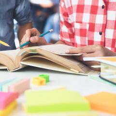 How much money does a teacher earn in the U.S.? Differences of more than $45,000 between states