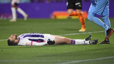 VALLADOLID, SPAIN - JANUARY 10: Shon Weissman of Real Valladolid reacts after a missed chance during the La Liga Santander match between Real Valladolid CF and Valencia CF at Estadio Municipal Jose Zorrilla on January 10, 2021 in Valladolid, Spain. Sporti