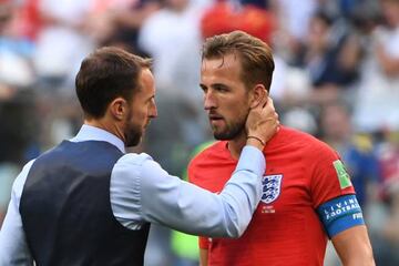 A golden lining | England's coach Gareth Southgate talks to England's forward Harry Kane, the World Cup Golden Boot winner.