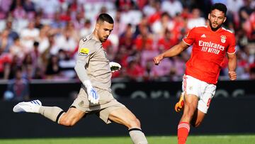 Diogo Costa y Gonçalo Ramos, en un partido entre el Benfica y el Oporto.