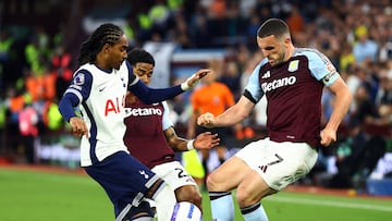 Soccer Football - Premier League - Aston Villa v Tottenham Hotspur - Villa Park, Birmingham, Britain - May 16, 2025 Aston Villa's Ian Maatsen and Aston Villa's John McGinn in action with Tottenham Hotspur's Djed Spence Action Images via Reuters/Andrew Boyers EDITORIAL USE ONLY. NO USE WITH UNAUTHORIZED AUDIO, VIDEO, DATA, FIXTURE LISTS, CLUB/LEAGUE LOGOS OR 'LIVE' SERVICES. ONLINE IN-MATCH USE LIMITED TO 120 IMAGES, NO VIDEO EMULATION. NO USE IN BETTING, GAMES OR SINGLE CLUB/LEAGUE/PLAYER PUBLICATIONS. PLEASE CONTACT YOUR ACCOUNT REPRESENTATIVE FOR FURTHER DETAILS..
