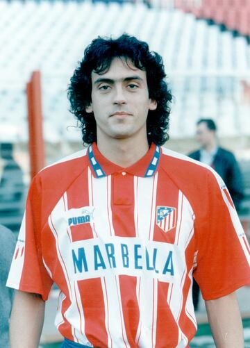 Subió al primer equipo del club rojiblanco en 1990. Como rojiblanco estuvo 11 temporadas formando parte del equipo del doblete y ganó una liga y 3 copas del rey.  