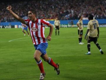 Raúl García Celebra un gol al Olympique de Marsella durante la Champions en 2008.