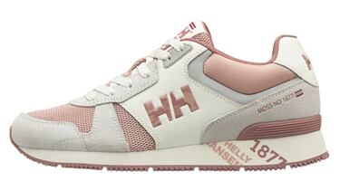 Protégete en el mar con la ropa especializada de Helly Hansen, ideal para la temporada de entretiempo