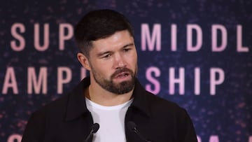 John Ryder durante la conferencia de prensa de la pelea en contra de Saúl Álvarez.