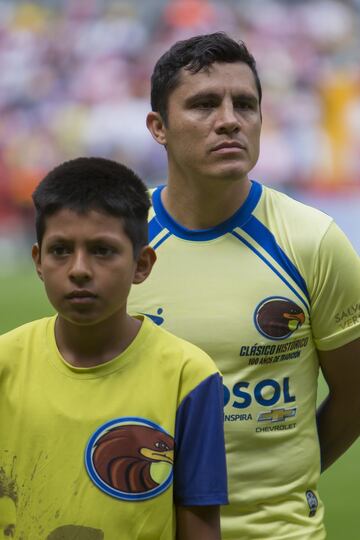 Las leyendas que despidieron el estadio Azul