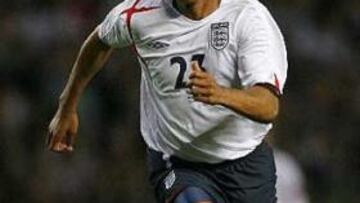 <b>A UN PASO DE SUPERAR A PELÉ.</b> El jugador del Arsenal también puede ponerse como el segundo en debutar en un Mundial.