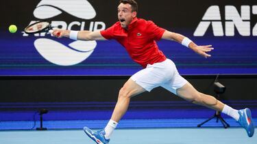 Roberto Bautista Agut of Team Spain stretches for a shot during his match against Casper Ruud of Team Norway on day 3 of the ATP Cup tennis tournament at Qudos Arena in Sydney, Monday, January 3, 2022. (AAP Image/David Gray) NO ARCHIVING, EDITORIAL USE ON