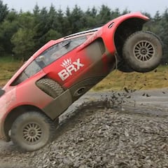 Así se maltrata un coche del Dakar para llevarlo al límite