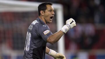 Rodolfo Cota espera que Chivas haga el esfuerzo por comprarlo